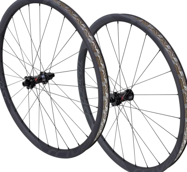 Roval Traverse SL Fattie 650b<Specialized Fashion